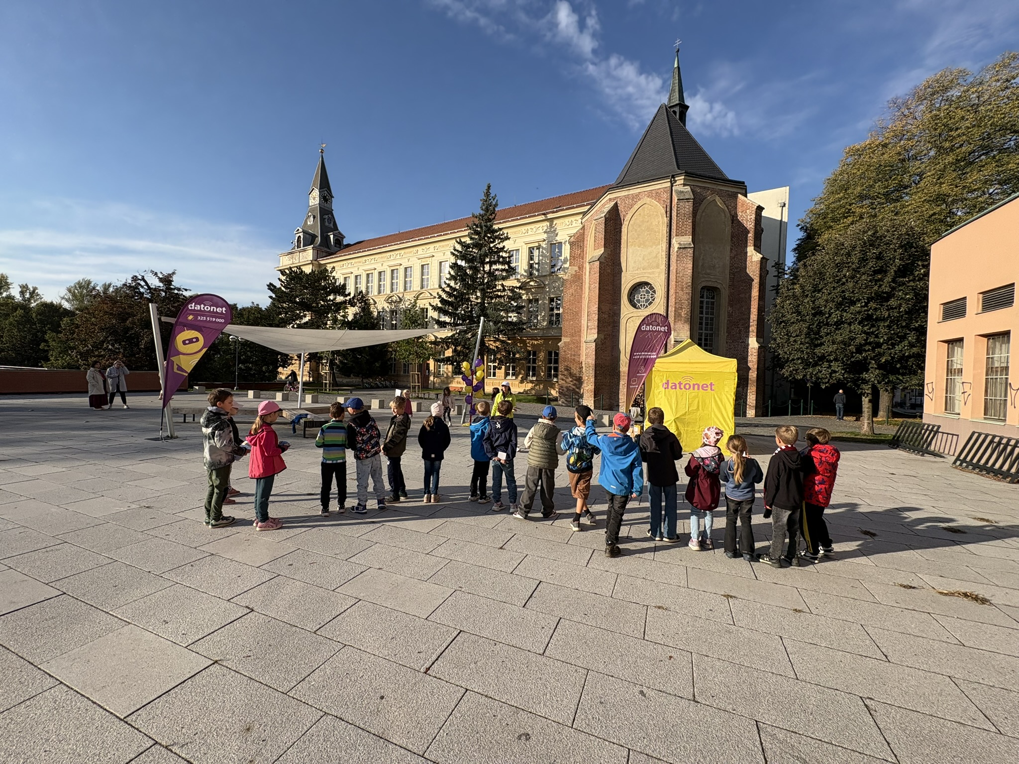 Druháčci si užili zábavné dopoledne s Datonetem